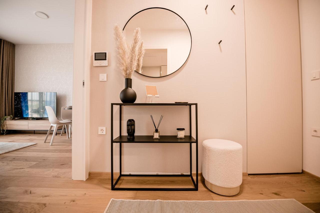 Sodoben Apartma V Centru Ljubljane Ljubljana Luaran gambar